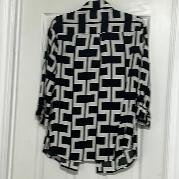 Cato Black and Ivory Geometric Print Blouse M - Picture 2 of 5